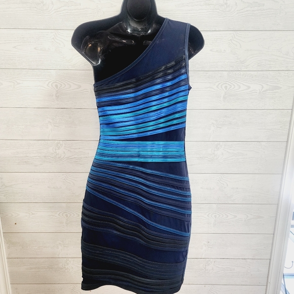 Halston Heritage Bodycon Cocktail Dress - Picture 5 of 8